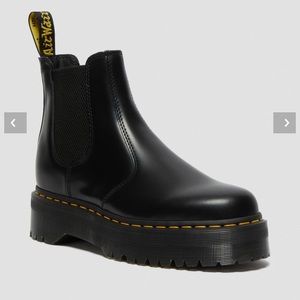 Dr. Martens 2976 Smooth Leather Platform Chelsea Boot